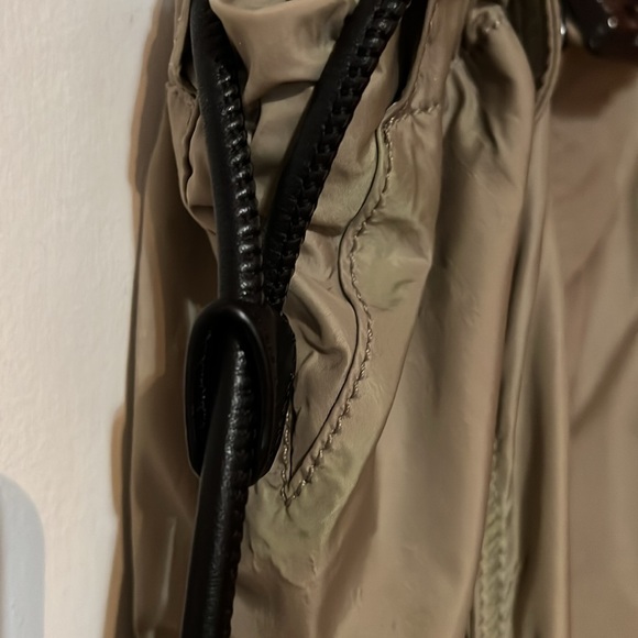 Burberry Buckleigh Tan nylon tote - Picture 4 of 16